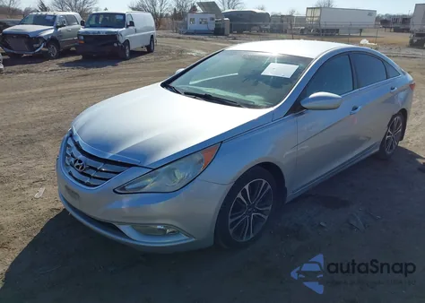 2013 Hyundai Sonata Se z USA, uszkodzony, nr VIN 5NPEC4AC6DH784612